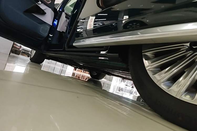 Used Buick Century 2023 2.0T Four-Seat Private Edition Left Side Sill