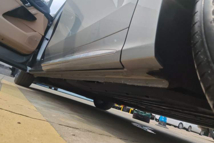 Used Buick Century 2023 2.0T Seven-Seater Deluxe Edition Left Side Sill