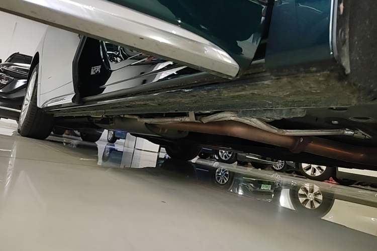 Used Buick Century 2023 2.0T Four-Seat Private Edition Right Side Sill