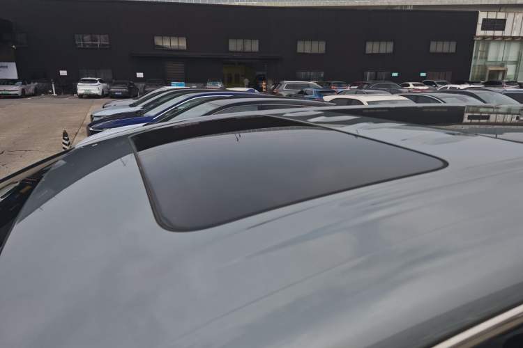 Used Buick Century 2023 2.0T Seven-Seater Deluxe Edition Roof