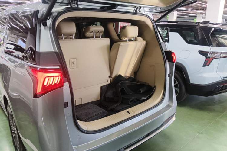 Used Buick Century 2023 2.0T Seven-Seater Deluxe Edition Trunk