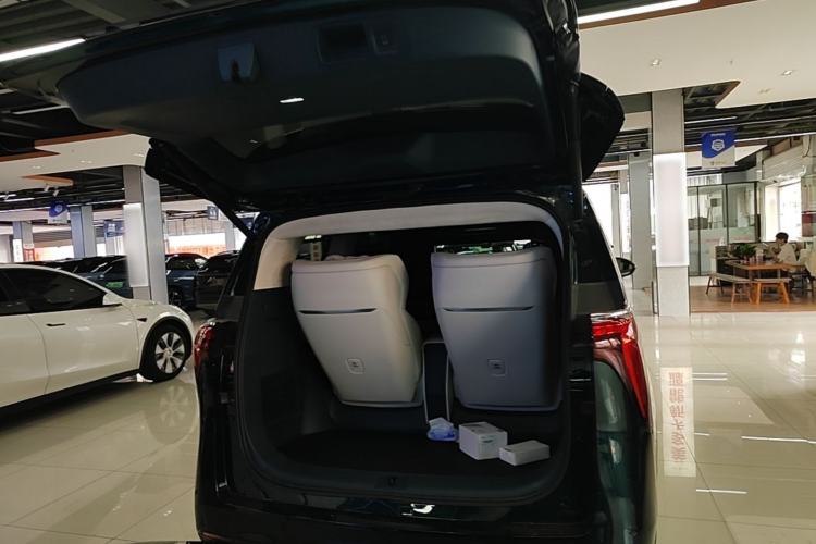 Used Buick Century 2023 2.0T Four-Seat Private Edition Trunk