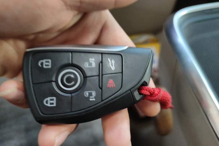 Used Buick Century 2023 2.0T Seven-Seater Deluxe Edition Vehicle Key