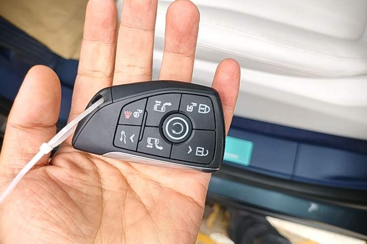 Used Buick Century 2023 2.0T Seven-Seater Yinshi Edition Vehicle Key