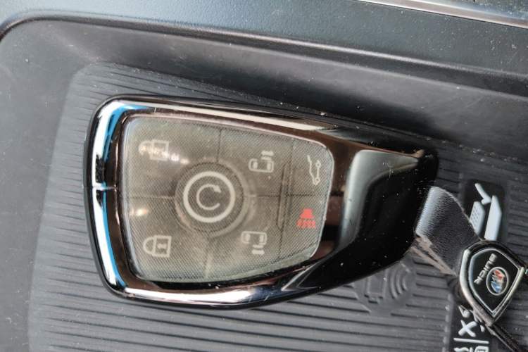 Used Buick Century 2023 2.0T Seven-Seater Deluxe Edition Vehicle Key