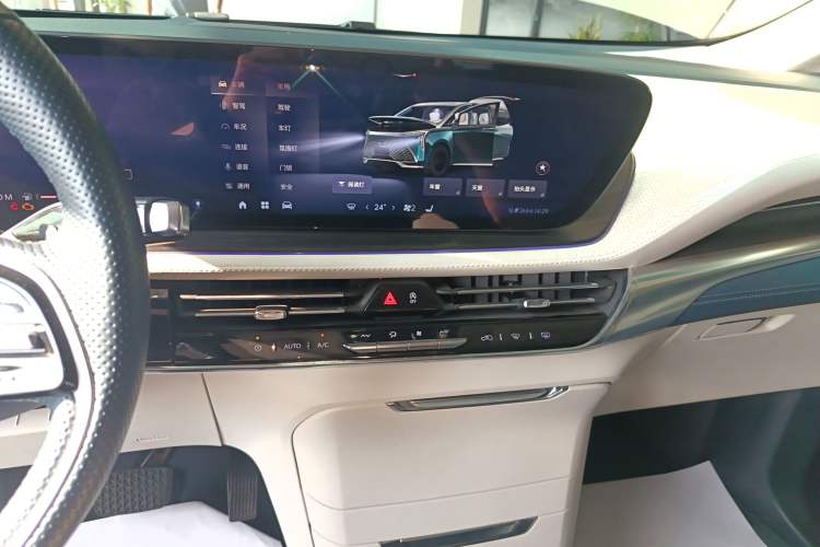 Used Buick Century 2023 2.0T Four-Seat Private Edition Audio And AC Panel