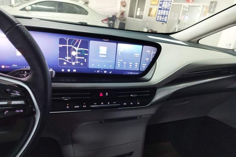 Used Buick Century 2023 2.0T Four-Seat Private Edition Audio And AC Panel