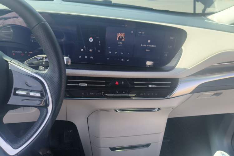 Used Buick Century 2023 2.0T Four-Seat Private Edition Audio And AC Panel