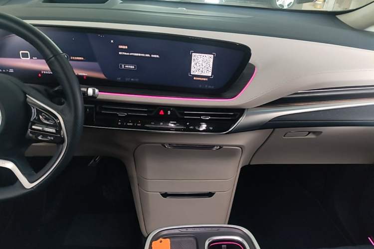 Used Buick Century 2023 2.0T Four-Seat Private Edition Audio And AC Panel