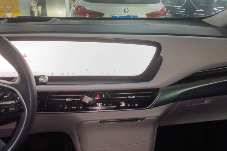 Used Buick Century 2023 2.0T Four-Seat Private Edition Audio And AC Panel