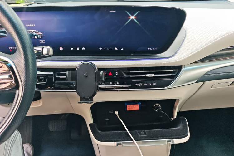Used Buick Century 2023 2.0T Four-Seat Private Edition Audio And AC Panel