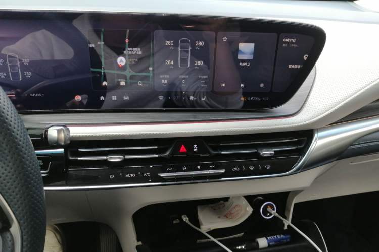Used Buick Century 2023 2.0T Four-Seat Elegance Edition Audio And AC Panel
