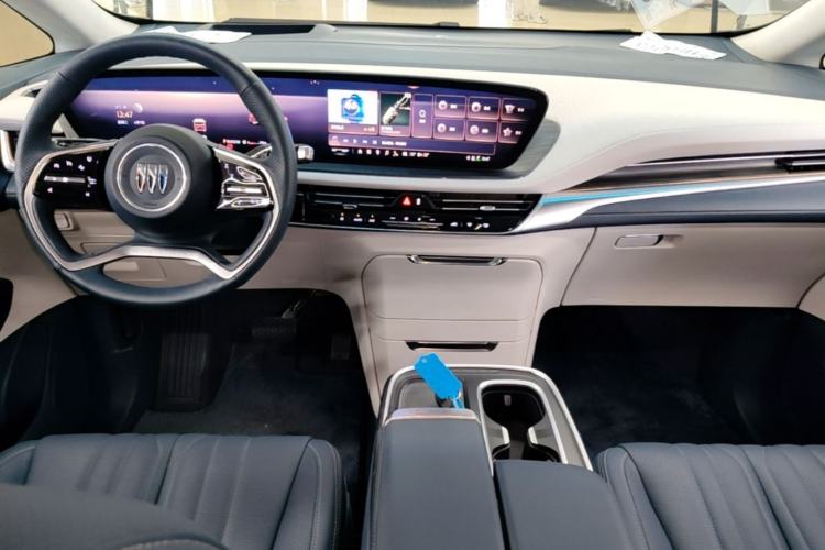 Used Buick Century 2023 2.0T Four-Seat Elegance Edition Center Console