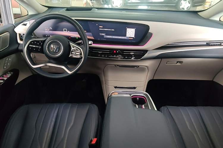 Used Buick Century 2023 2.0T Four-Seat Private Edition Center Console