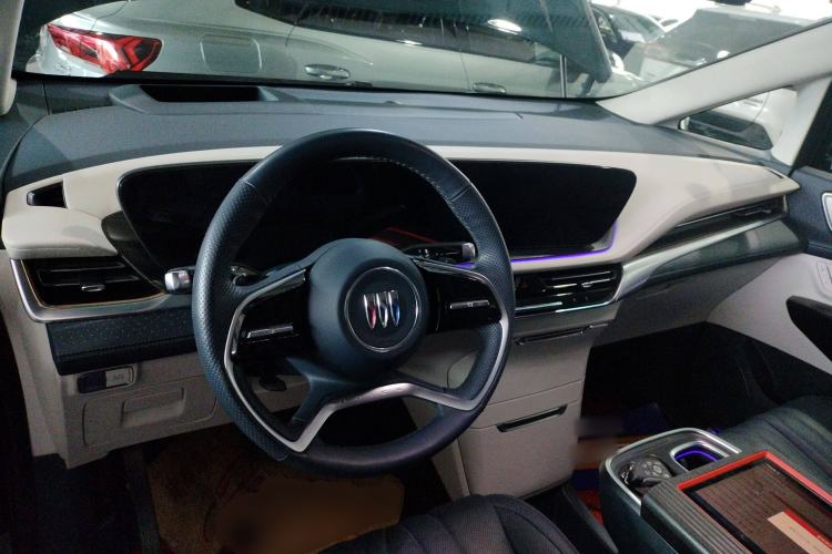 Used Buick Century 2023 2.0T Four-Seat Private Edition Center Console