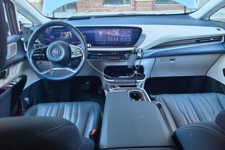Used Buick Century 2023 2.0T Four-Seat Private Edition Center Console