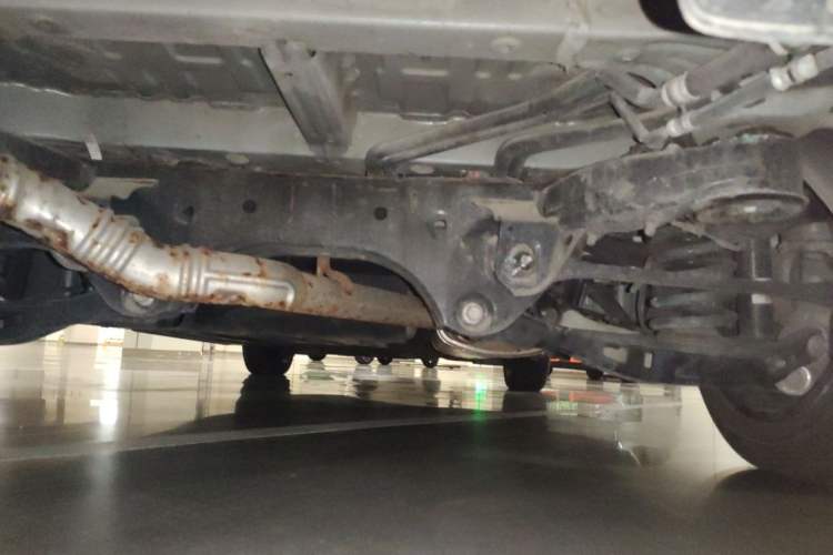 Used Buick Century 2023 2.0T Six-Seater Yinshi Edition Chassis Rear