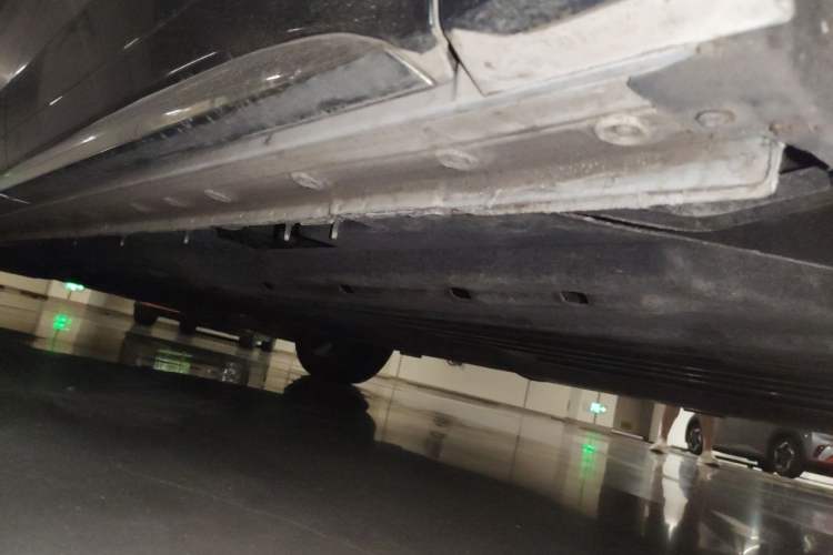 Used Buick Century 2023 2.0T Six-Seater Yinshi Edition Chassis Rear Left