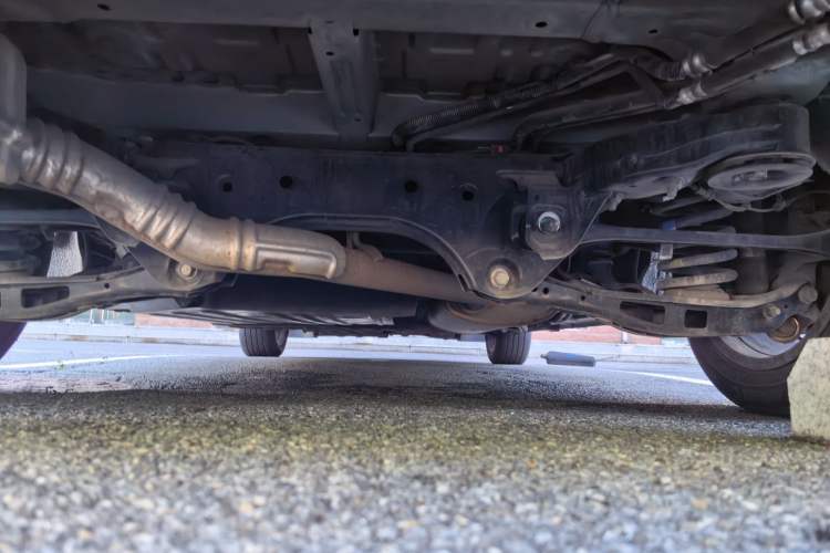 Used Buick Century 2023 2.0T Four-Seat Private Edition Chassis Rear