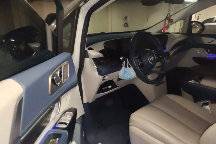 Used Buick Century 2023 2.0T Six-Seater Yinshi Edition Driver Seat