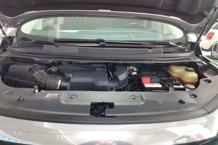 Used Buick Century 2023 2.0T Four-Seat Private Edition Engine Bay