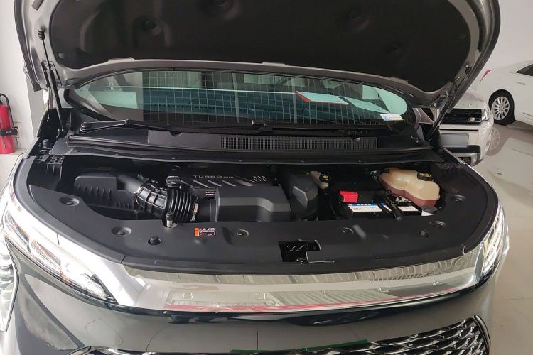 Used Buick Century 2023 2.0T Four-Seat Private Edition Engine Bay