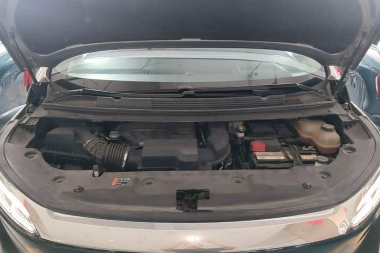 Used Buick Century 2023 2.0T Four-Seat Private Edition Engine Bay