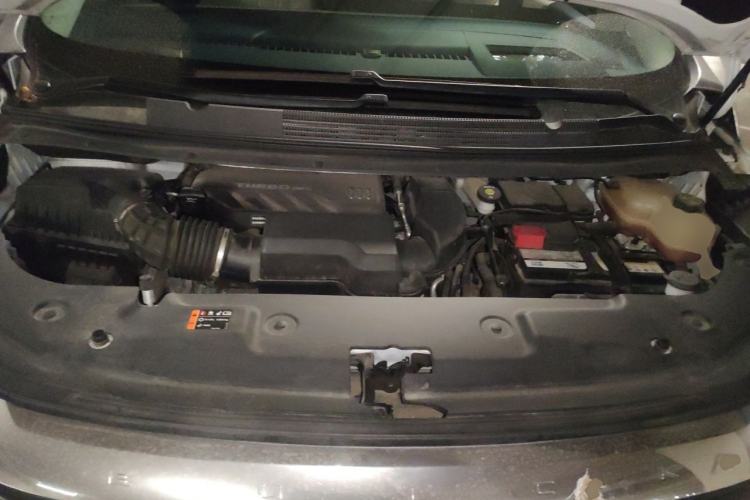 Used Buick Century 2023 2.0T Six-Seater Yinshi Edition Engine Bay
