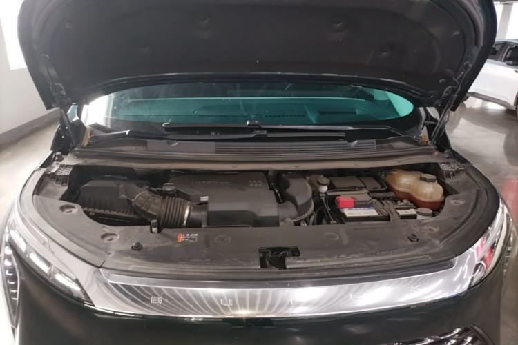 Used Buick Century 2023 2.0T Four-Seat Private Edition Engine Bay