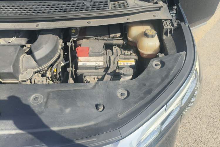 Used Buick Century 2023 2.0T Four-Seat Private Edition Engine Bay Left