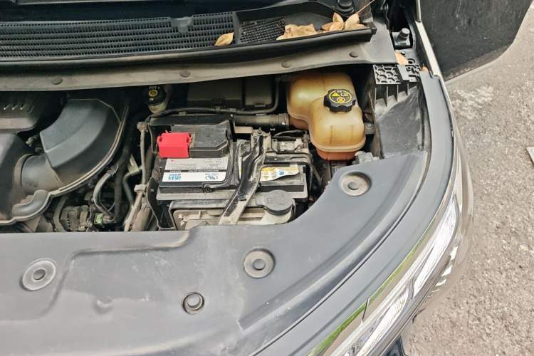 Used Buick Century 2023 2.0T Four-Seat Private Edition Engine Bay Left