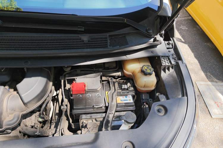 Used Buick Century 2023 2.0T Four-Seat Private Edition Engine Bay Left