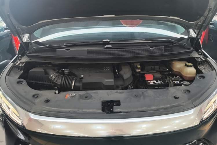 Used Buick Century 2023 2.0T Four-Seat Private Edition Engine Bay