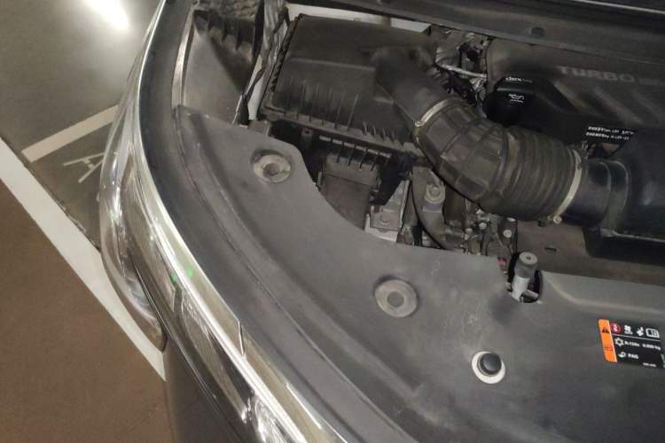 Used Buick Century 2023 2.0T Six-Seater Yinshi Edition Engine Bay Right