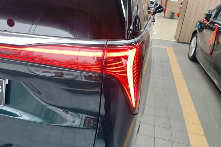 Used Buick Century 2023 2.0T Four-Seat Private Edition Exterior 3