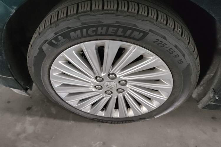 Used Buick Century 2023 2.0T Four-Seat Private Edition Exterior 4