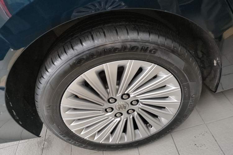 Used Buick Century 2023 2.0T Four-Seat Elegance Edition Exterior 5