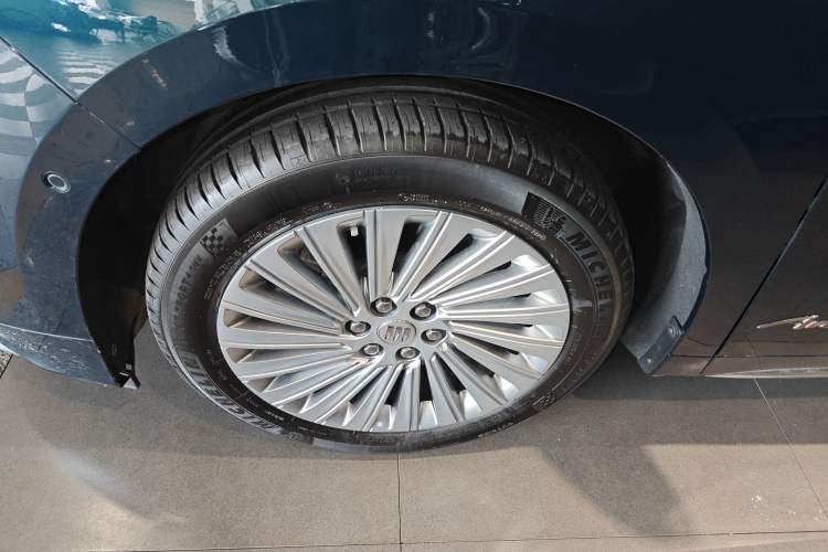 Used Buick Century 2023 2.0T Four-Seat Elegance Edition Exterior 7