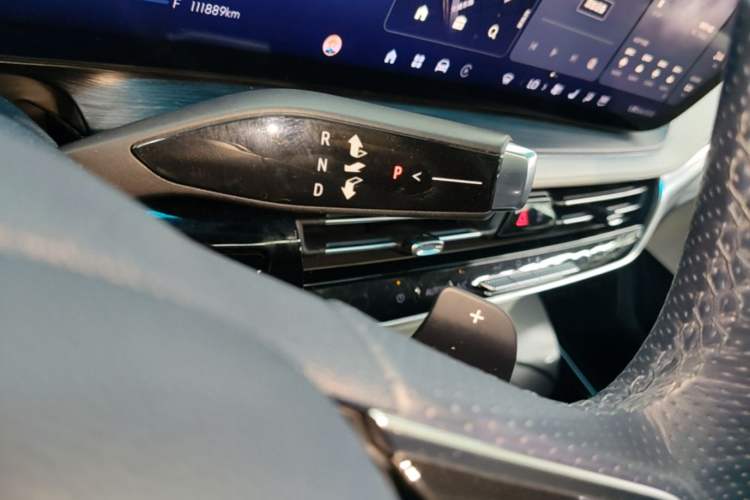 Used Buick Century 2023 2.0T Four-Seat Private Edition Gear Lever