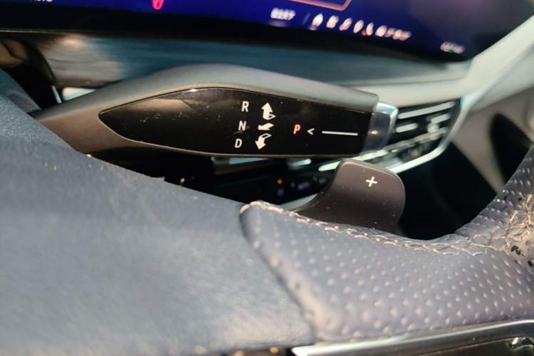 Used Buick Century 2023 2.0T Four-Seat Private Edition Gear Lever