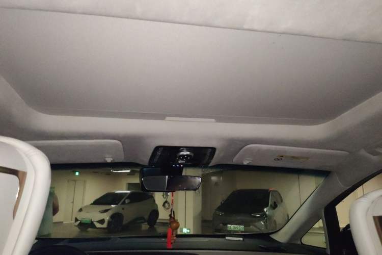 Used Buick Century 2023 2.0T Six-Seater Yinshi Edition Headliner