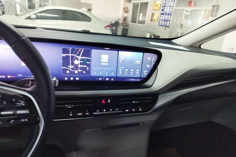 Used Buick Century 2023 2.0T Four-Seat Private Edition Interior 2