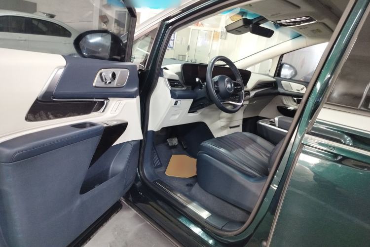 Used Buick Century 2023 2.0T Four-Seat Private Edition Interior 3