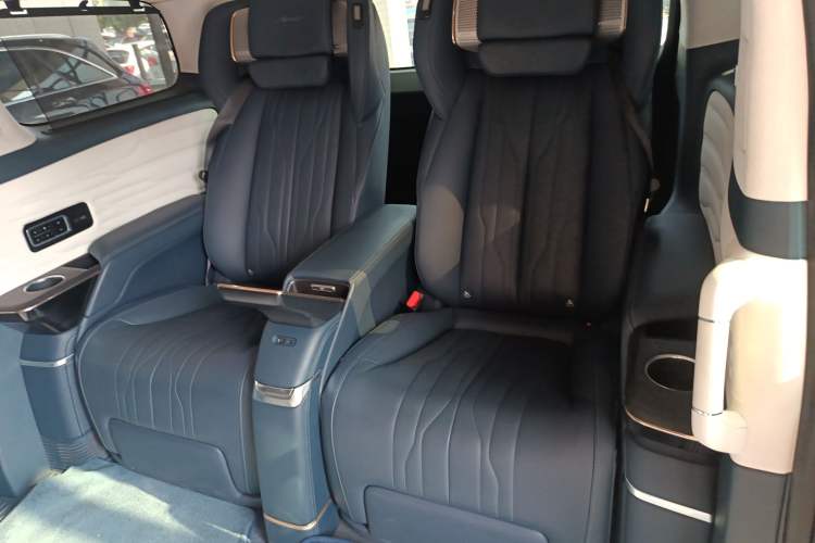 Used Buick Century 2023 2.0T Four-Seat Private Edition Interior 4