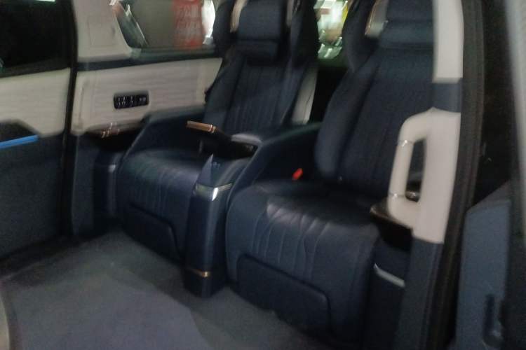 Used Buick Century 2023 2.0T Four-Seat Private Edition Interior 4