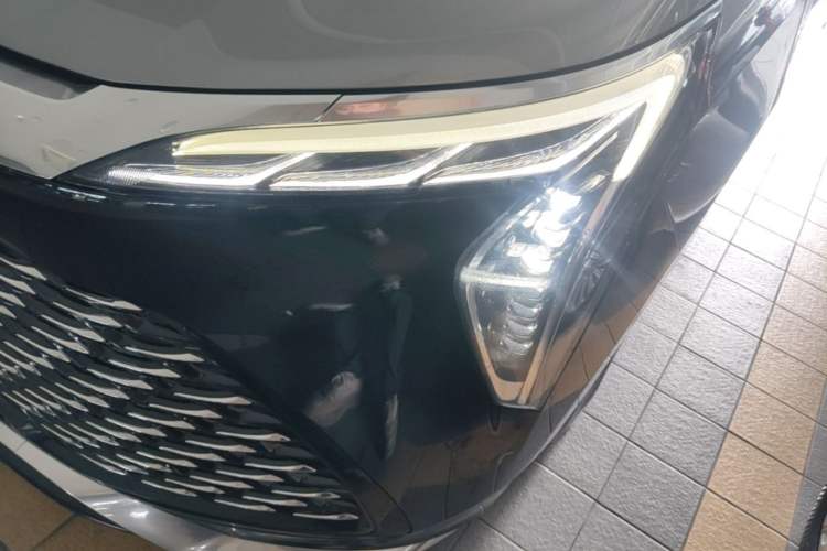 Used Buick Century 2023 2.0T Four-Seat Private Edition Left Front Headlight