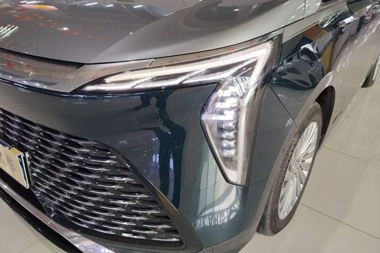 Used Buick Century 2023 2.0T Four-Seat Private Edition Left Front Headlight
