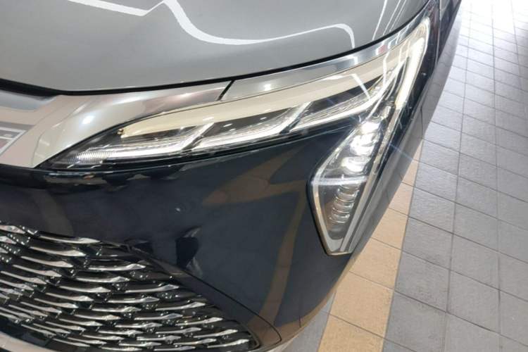 Used Buick Century 2023 2.0T Four-Seat Private Edition Left Front Headlight