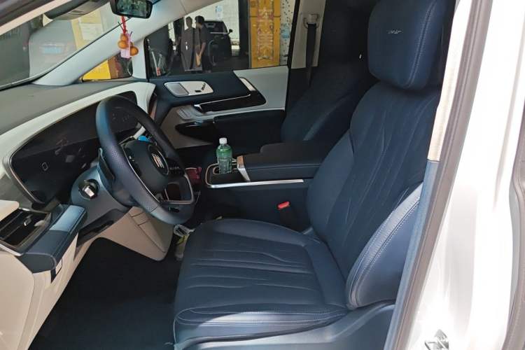 Used Buick Century 2023 2.0T Four-Seat Private Edition Left Front Seat