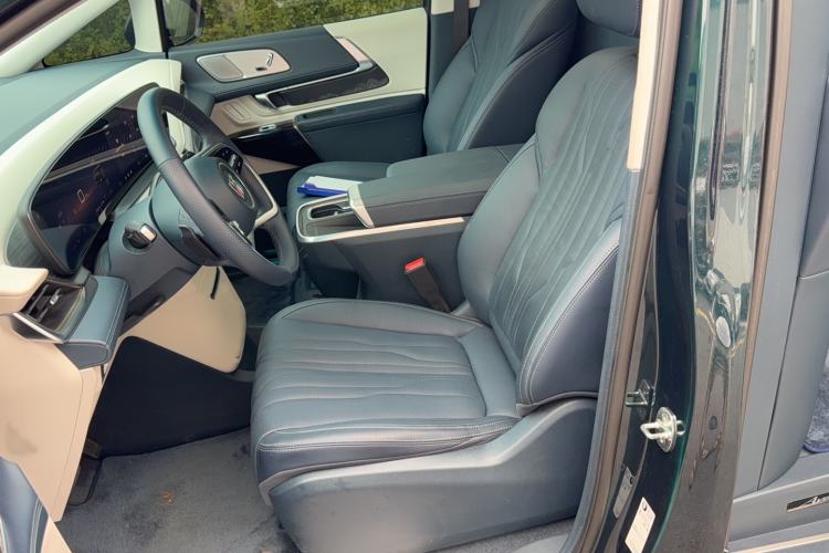Used Buick Century 2023 2.0T Four-Seat Private Edition Left Front Seat